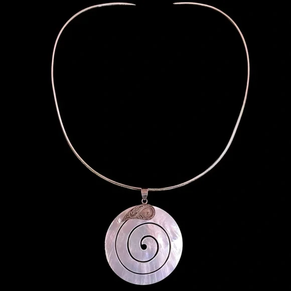 VINTAGE Sterling Silver Collar Mother of Pearl Round 925 Scrollwork Neck… - Picture 2 of 13